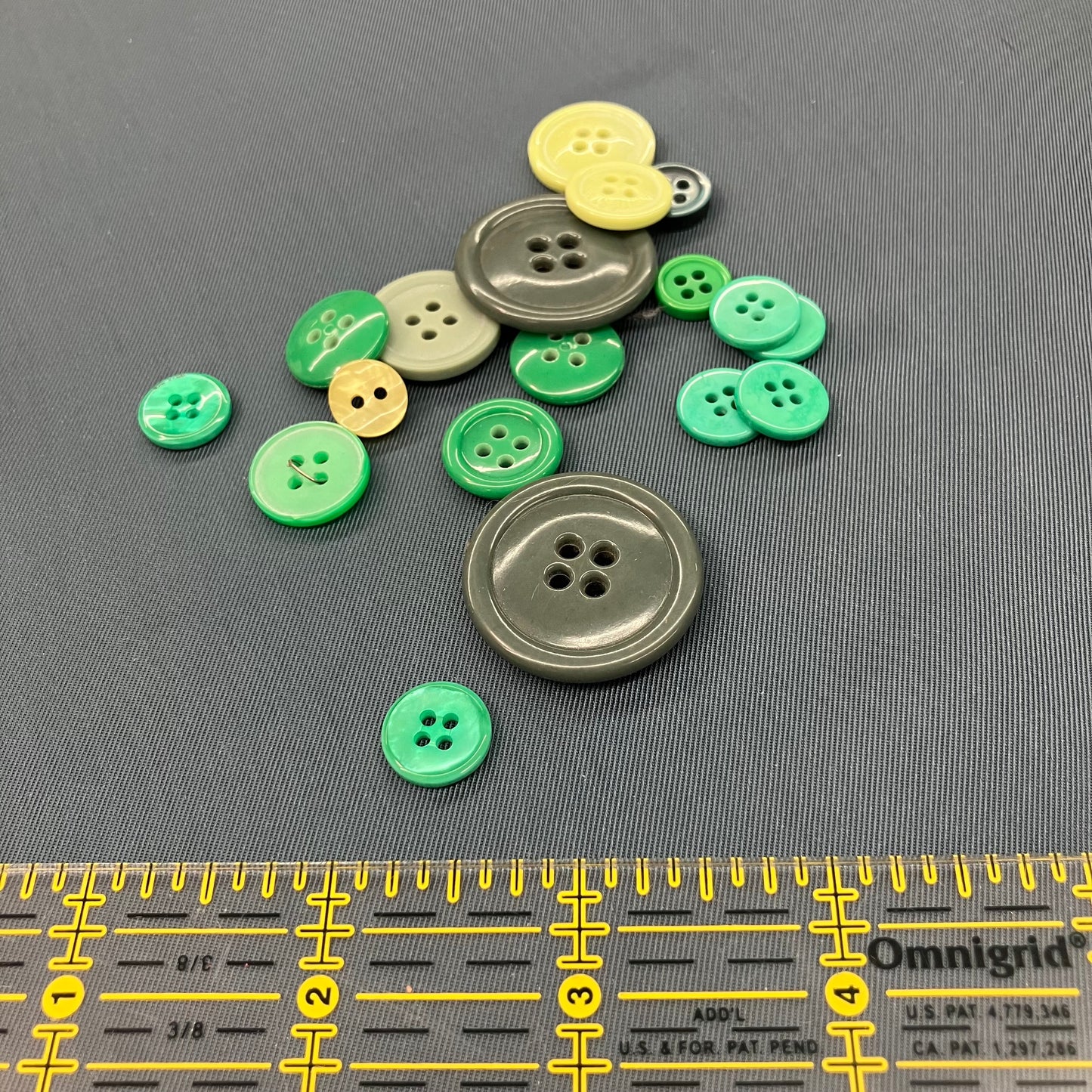 A Tiny Mixed Bag of Nifty Green Buttons