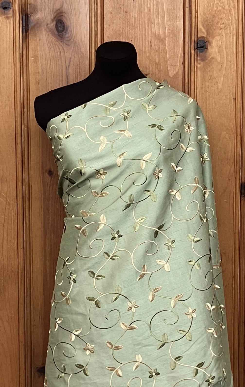 Pale Green Viney Brocade - 3/4 yard